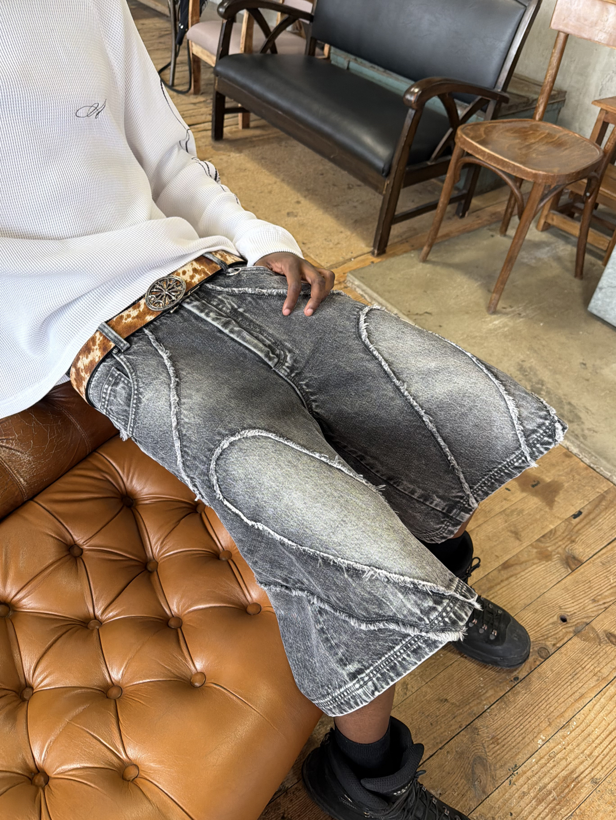 Arnmor Black Jorts